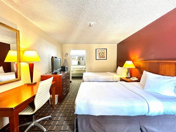 Econo Lodge image 16
