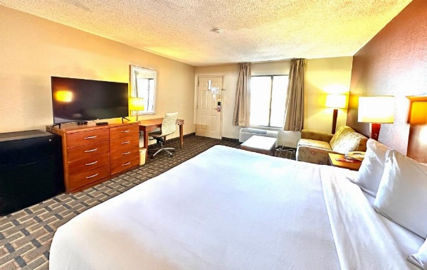 Econo Lodge image 22